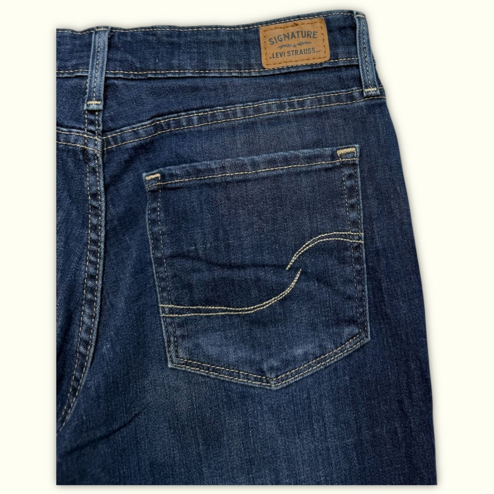 Signature By Levi Strauss & Co. Bermuda Regular Femme Classique – W27