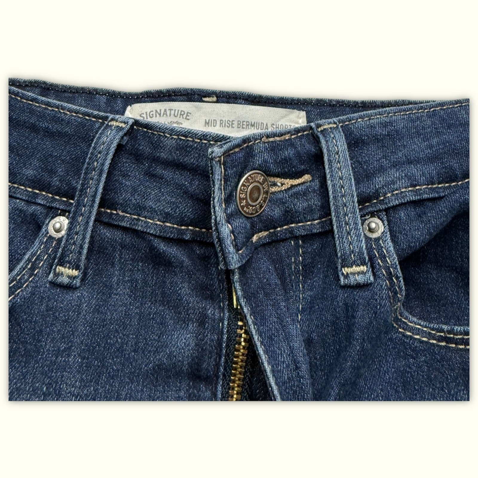 Signature By Levi Strauss & Co. Bermuda Regular Femme Classique – W27