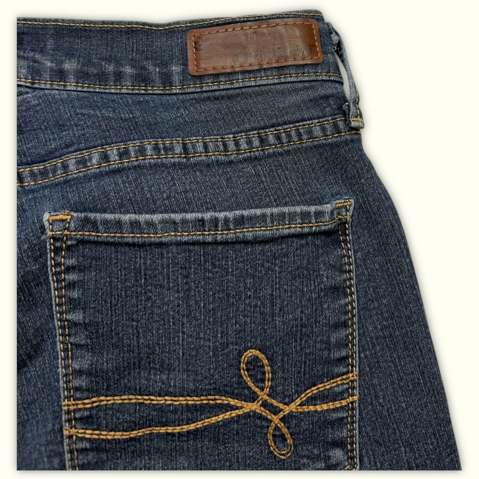 Denizen Bermuda Slim Femme Casual chic – W26